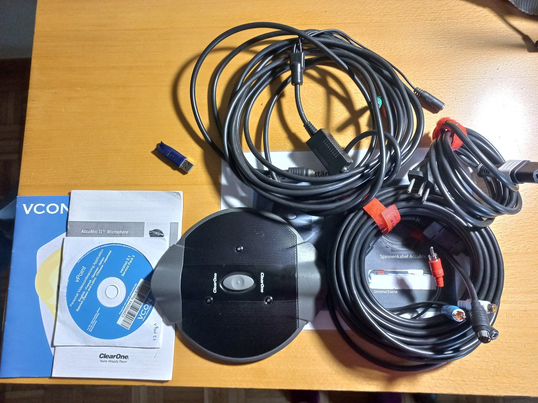 Microfoni: 1-ClearOne AccuMic PC – Microphone - Model 910-157-001 – Usato da Zürich venduto da irm_lc5f 8