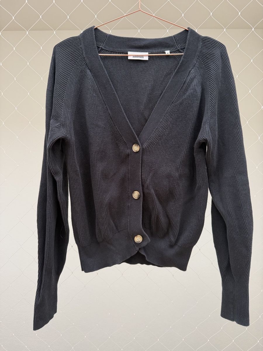 Jacken: Strickjacke von Minimum schwarz gerippt Grösse M  – Gebraucht aus Münchenstein von Ladypink7