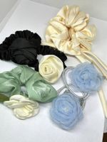 Handgemachter Haarschmuck – Mix-Set – Blumen & Scrunchies
