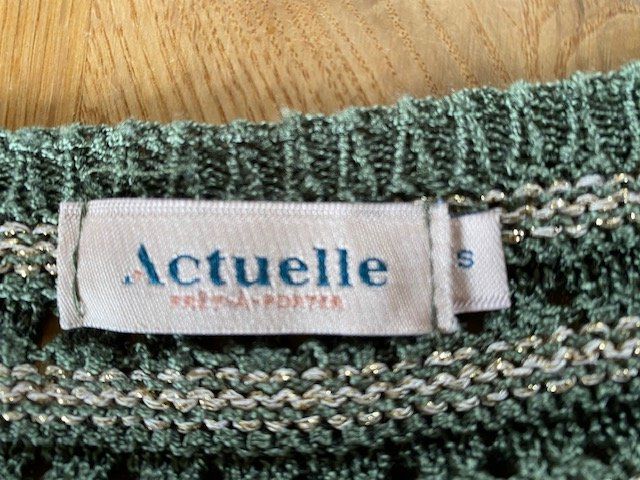 Maglioni & Felpe: Damen Pullover Actuelle gestreift grün Grösse S gebraucht – Usato da Ergisch venduto da July64 2