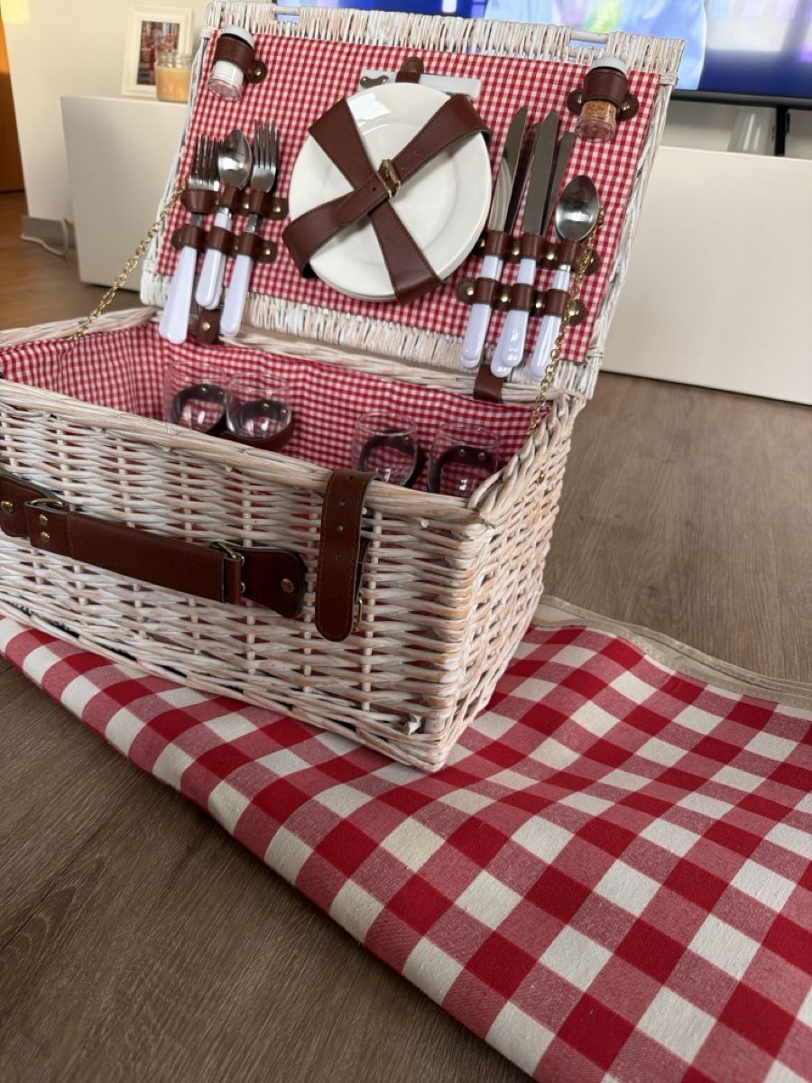Altro per la casa: Picknickkorb mit Decke & Geschirr – Usato da Baar venduto da cori_20 2