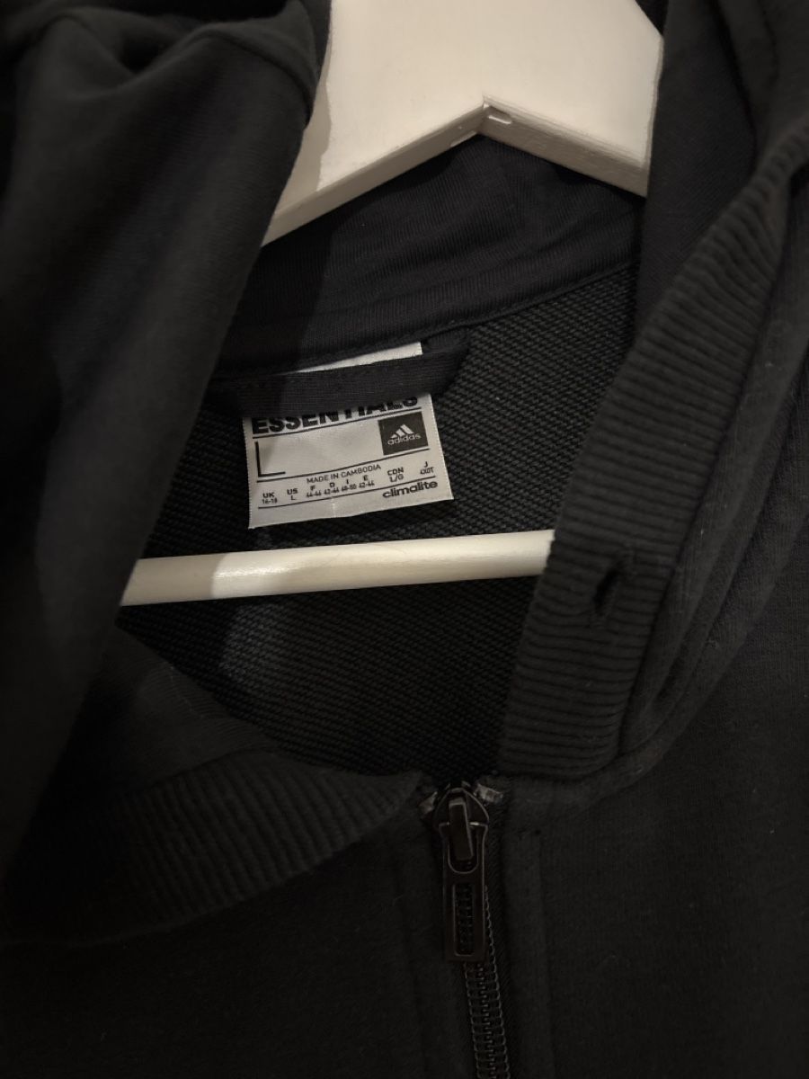 Adidas Jacken: Adidas Kapuzenjacke – Gebraucht aus Muttenz von s24_6nnd 2