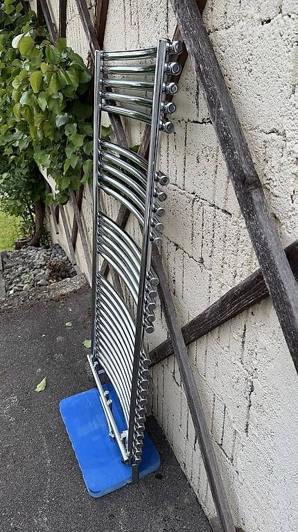 Radiatori: Bad-Heizkörper, Handtuch-Radiator, Chrom – Usato da Cham venduto da Andrin_21 4