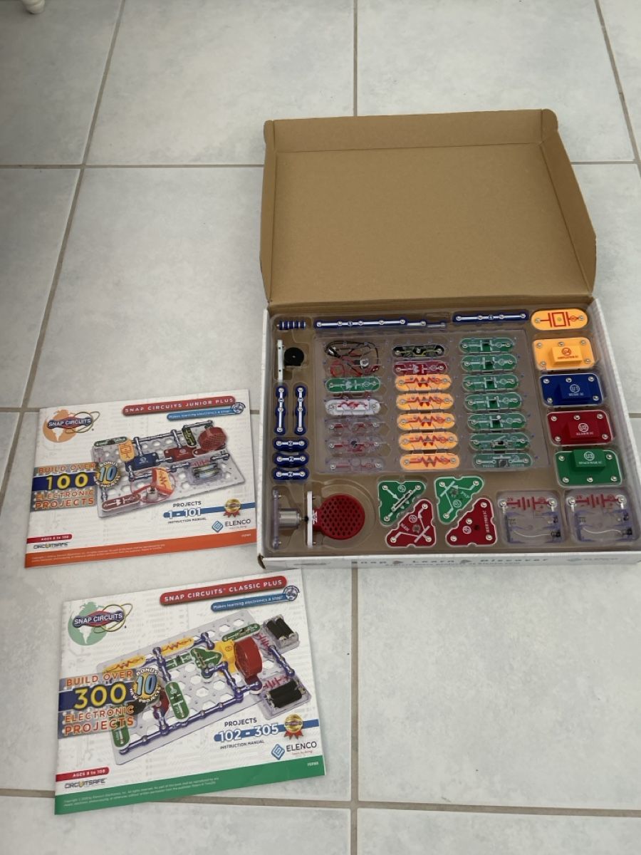 Giochi: Elenco Snap Circuits Classic Plus - 300 Projects Kit – Usato da Maur venduto da J1m.XX65 4