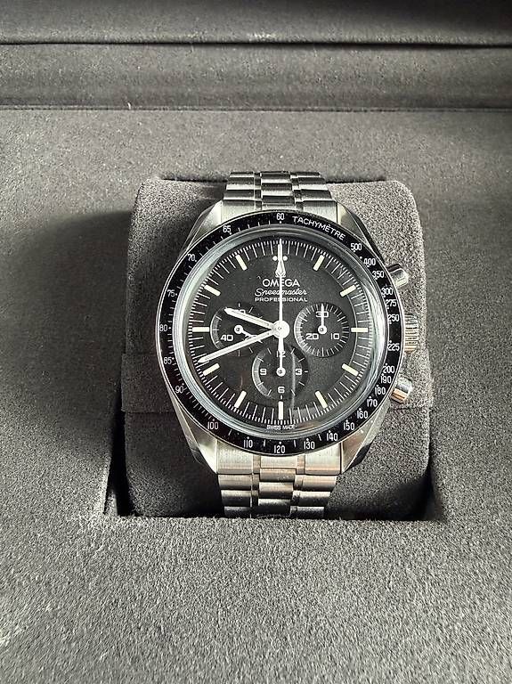 Omega Uhren: Omega Speedmaster Coaxial Haselit – Gebraucht aus Zürich von timeio-swapwatch