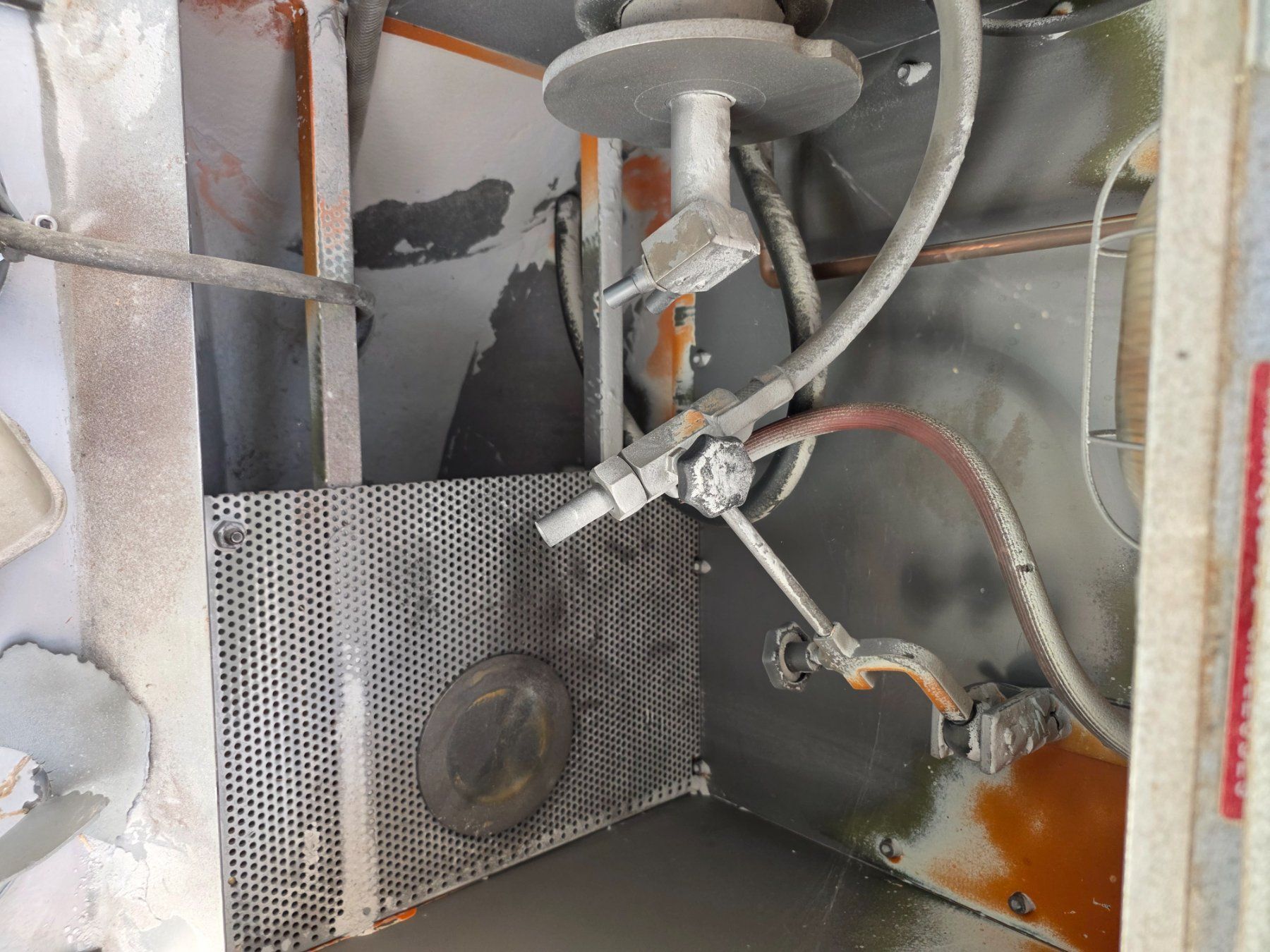Tutte le macchine: Cabine de sablage Morel SA VEVEY fabrication – Usato da St-Imier venduto da inf_h7kx 1