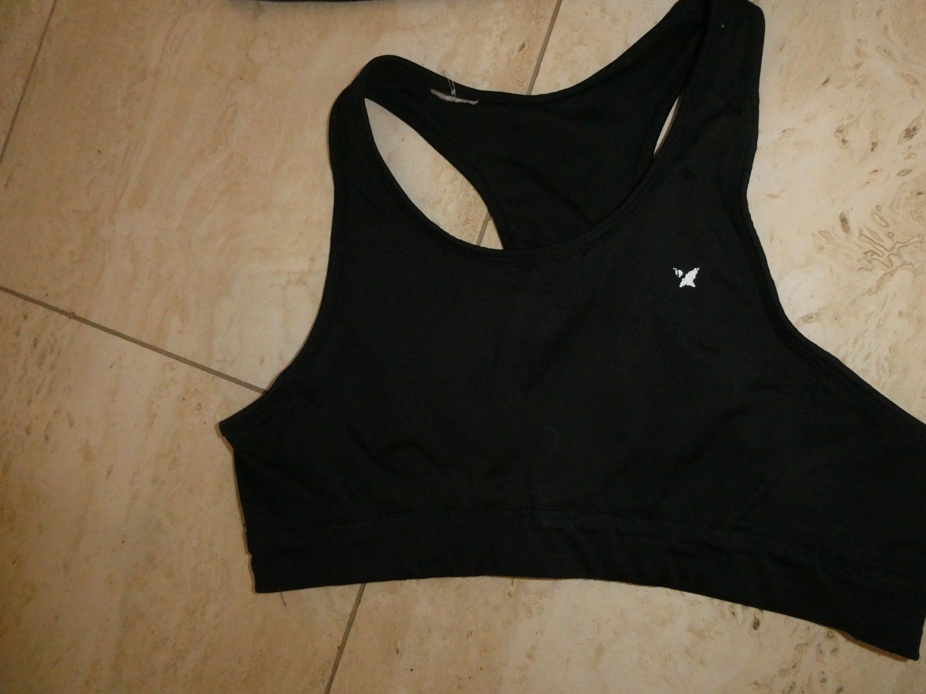Kleiderpakete & -sets: Sporthose mit Tops – Gebraucht aus Mels von KOSL 5