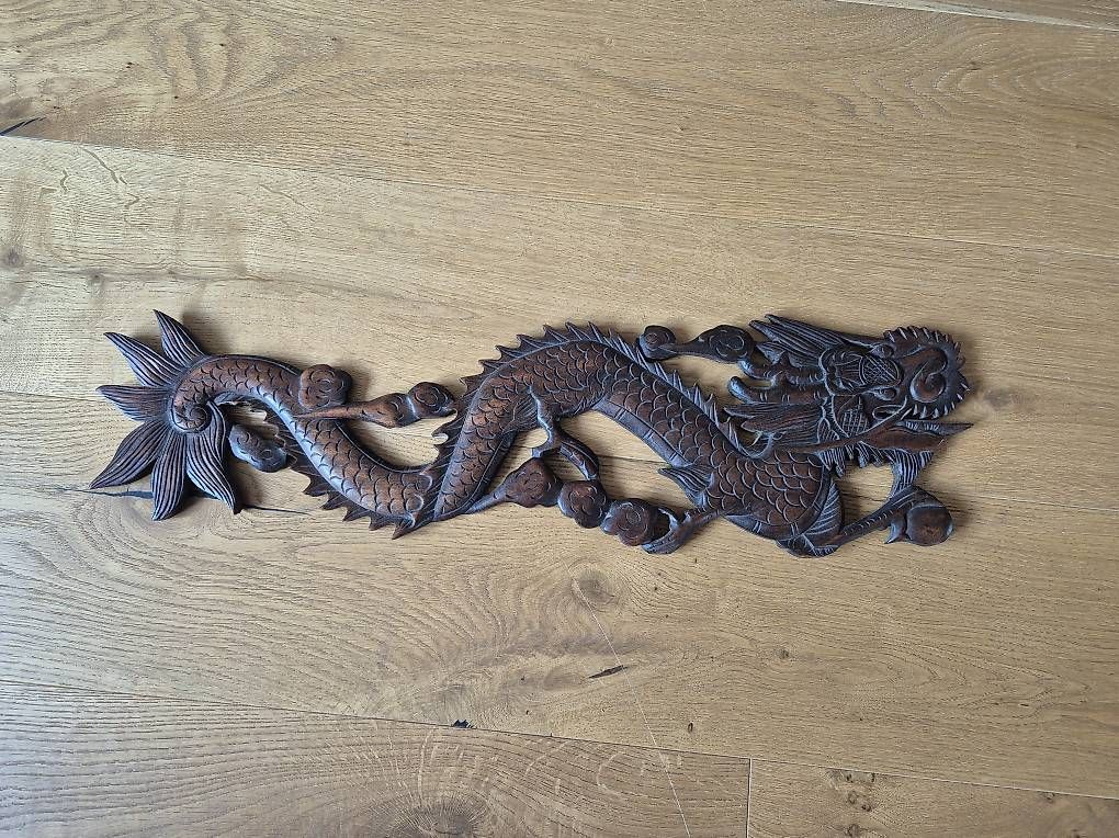 Tutte le decorazioni: Schöner handgeschnitzter Drache Holz Relief – Usato da Basel venduto da alaubi