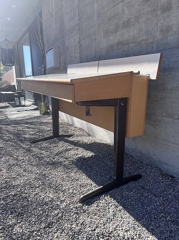 Schreibtische: Original Schulpult – Gebraucht aus Biel/Bienne von Clinder 3