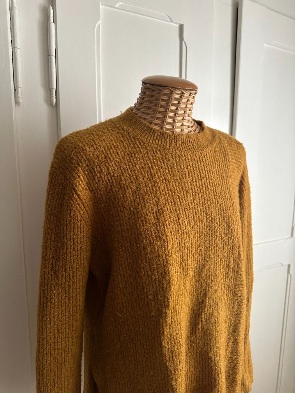 Mango Pulls & Sweat-shirts: MANGO - Strickpullover senfgelb L – D'occasion à Zürich par Diazaio 1