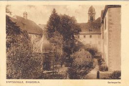 Einsiedeln Stiftsschule, Gartenpartie; Text in griech. Spr.!