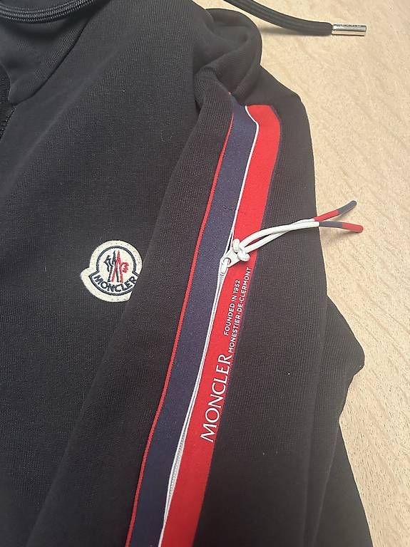 Giacche: MONCLER KAPUZENJACKE S – Nuovo e nell'imballaggio originale da Niederhelfenschwil venduto da Mileko 1