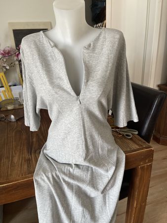 Jolie Robe COS gris  M comme neuve lisez les mesures