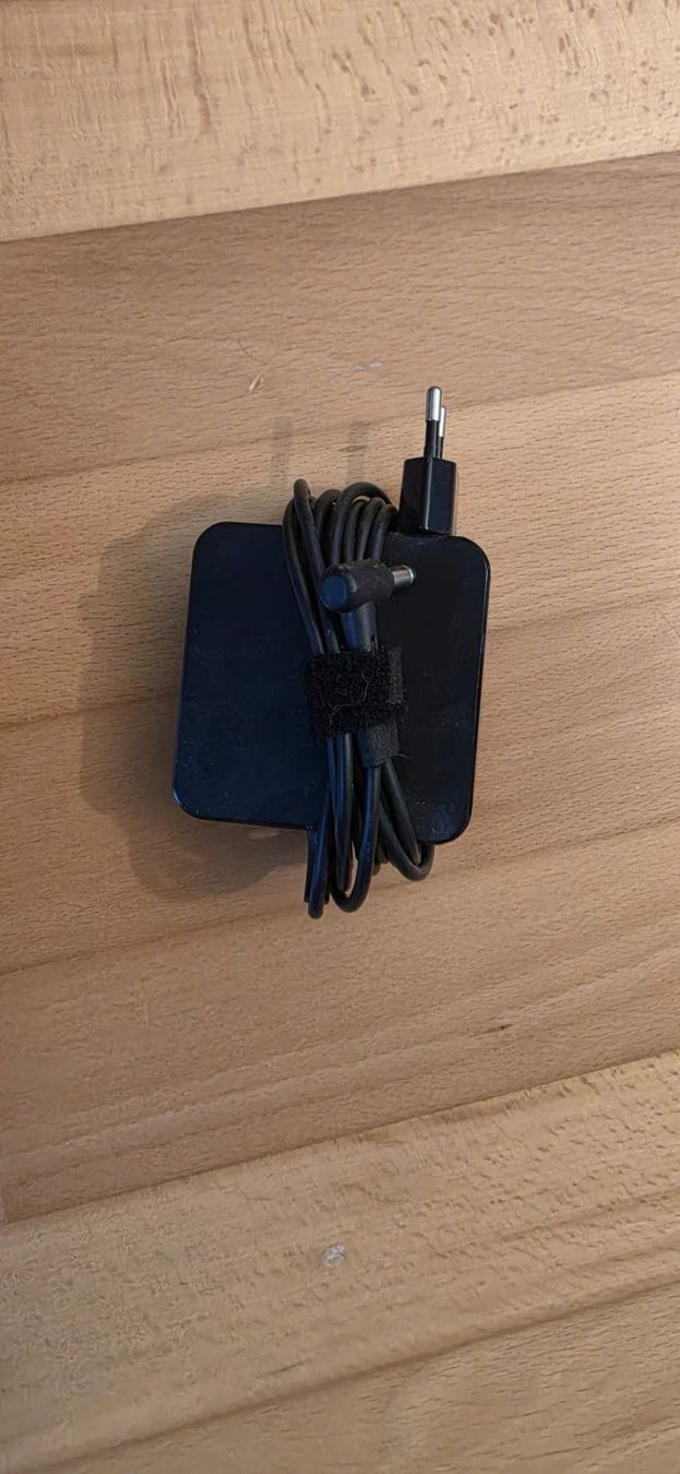 Asus Caricabatterie: Asus Laptop Chrager Ladekabel – Usato da Feusisberg venduto da luk_5zkg