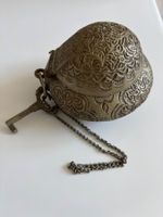 Antike Tabakdose/ Betel-dose mit Schlüssel, Vintage