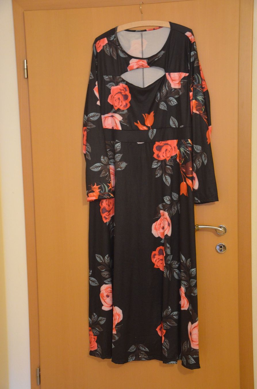 Vestiti: TAILLE 48-50 - ROBE NEU (A) – Nuovo e nell'imballaggio originale da Chiasso venduto da Dolly015