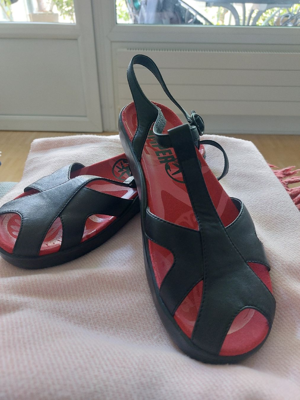 Camper Scarpe da donna: Schwarze Camper Sandalen, Grösse 40 – Usato da Thun venduto da Alexanna