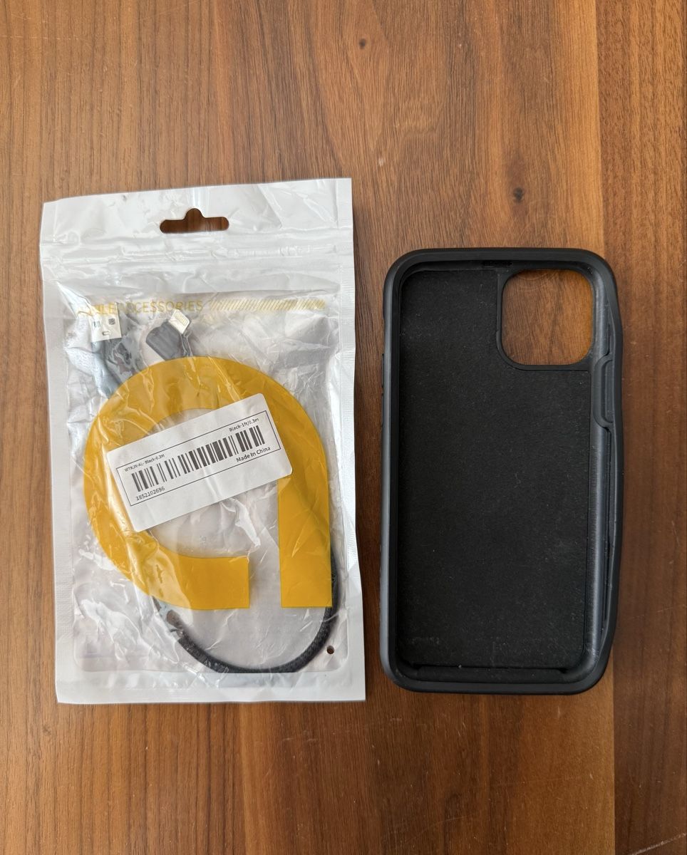 Quad Lock Staffe: Quad Lock iPhone 11 Pro Halterung mit Zubehör – Usato da Horw venduto da ast_b5c6 1