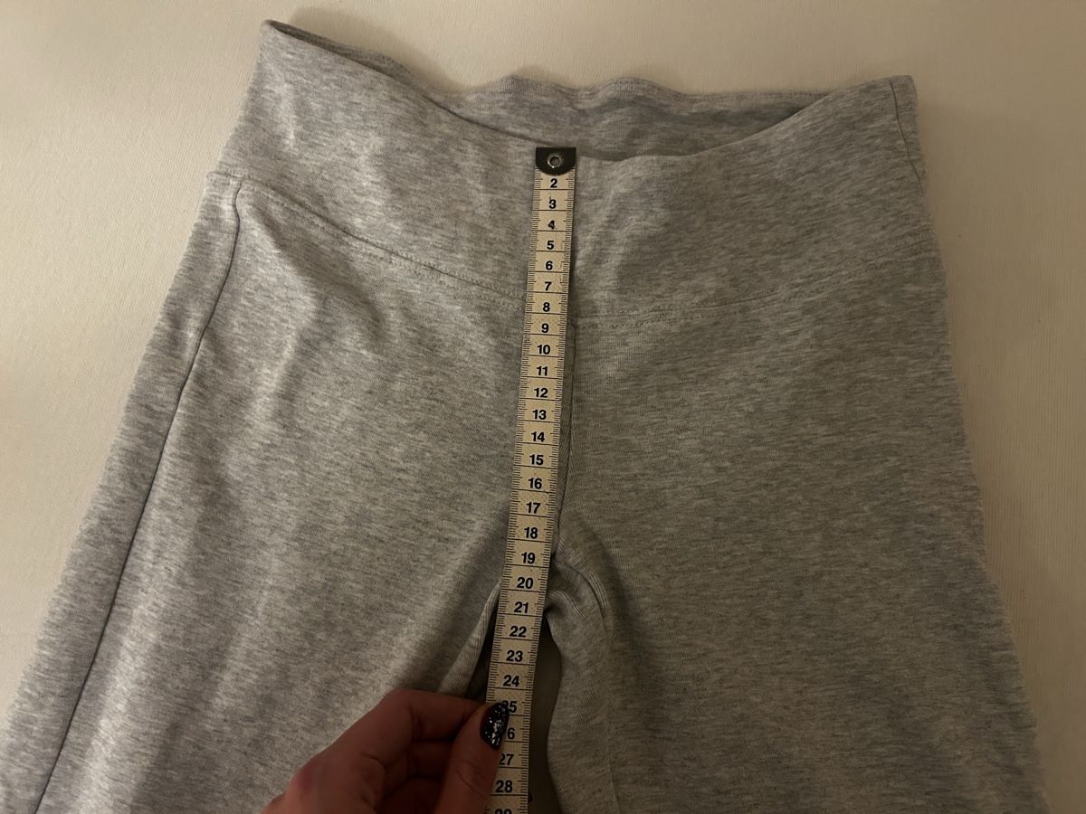 Bershka Leggings: Graue Yoga Pants – Usato da Uster venduto da alin13e 3