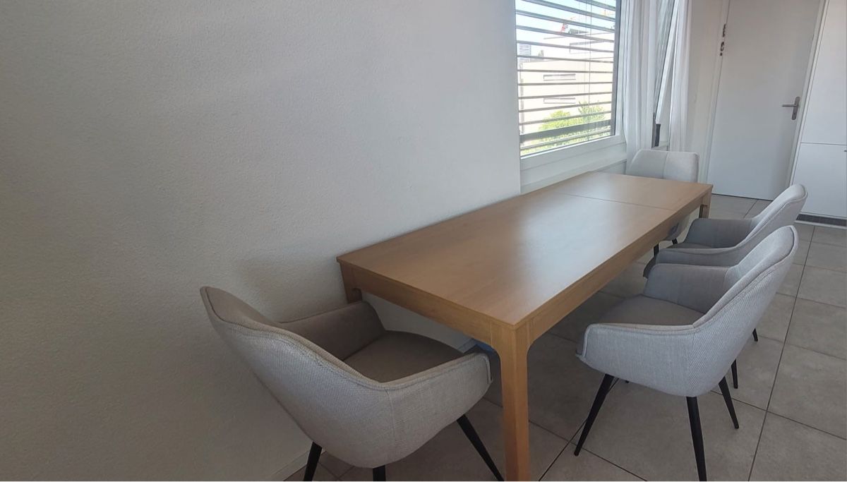 Ikea Tavoli: Extendable Dining Table with 4 Set Chairs – Usato da Dübendorf venduto da kor_vl99 1