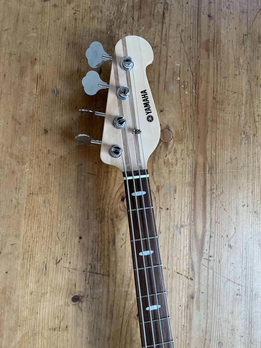 Yamaha Instruments de musique: Yamaha BB424x Bass schwarz – D'occasion à Zürich par nanalouve 1