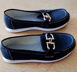 Damenschuhe: Mocassin noire pointure 40 – Neu und originalverpackt aus Crans VS von est_8mbd 1