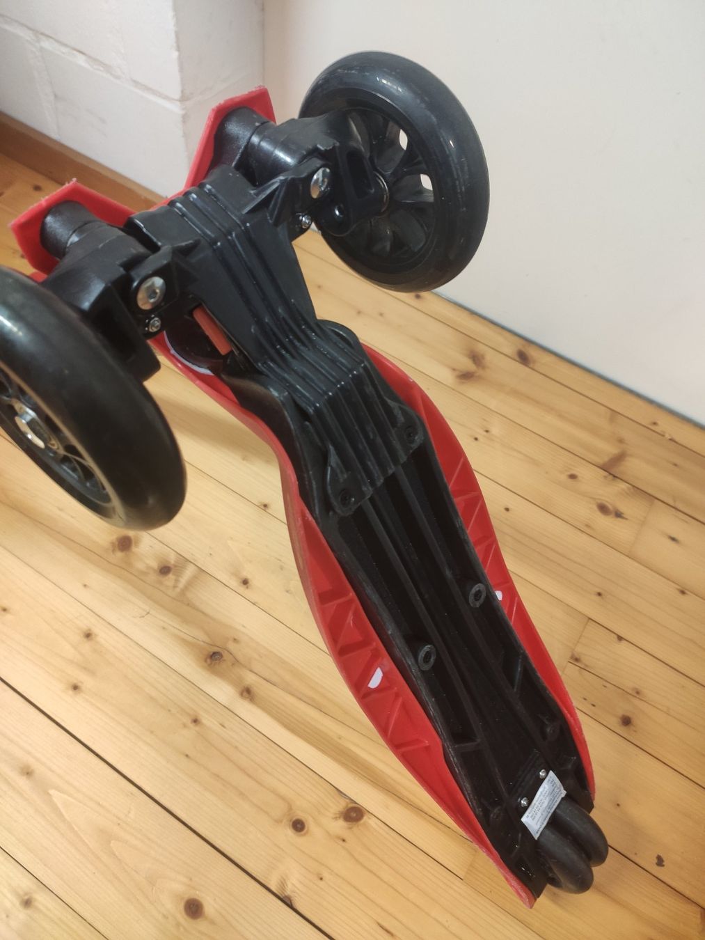 Micro Fahrzeuge für Kinder: Micro Maxi Deluxe Tretroller – Gebraucht aus Zumikon von circulate 6