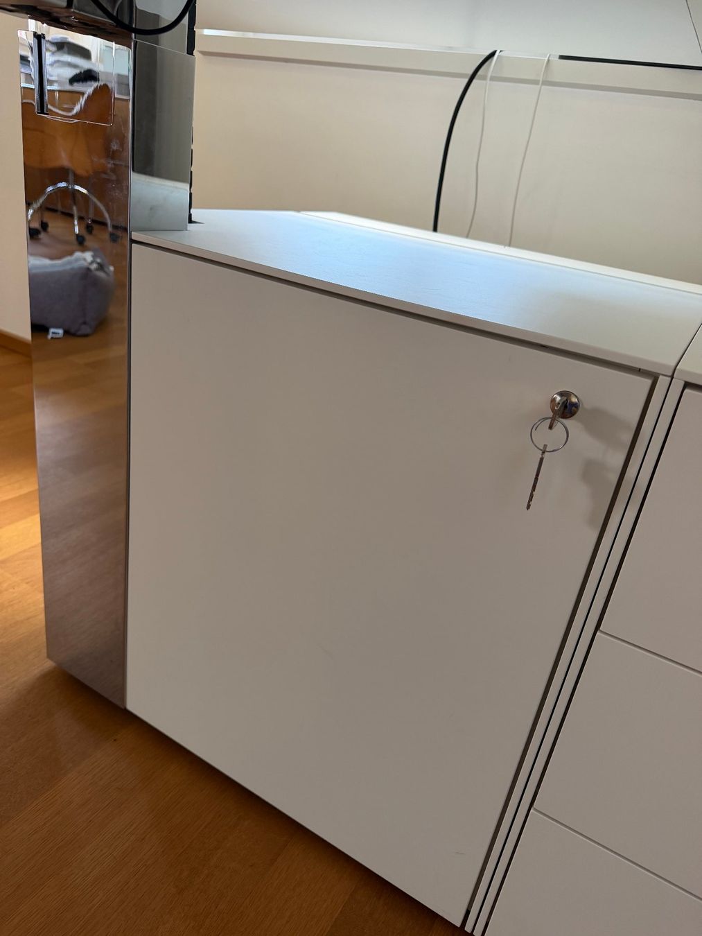 Knoll Bureaux: Exec-V Desk von WALTER KNOLL _ Original – D'occasion à Horgen par hol_l5zv 9