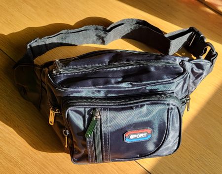 Praktische Bauchtasche in Schwarz