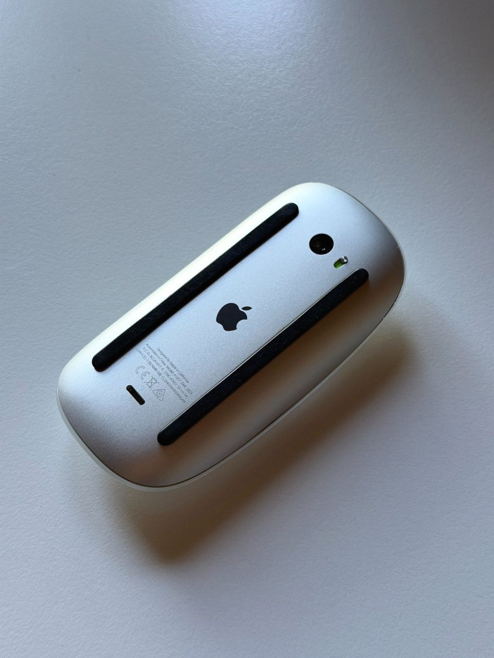 Apple Souris: Apple Magic Mouse 2 Weiss | Wireless Bluetooth Multi-Touch – D'occasion à Aarau par mias74 1