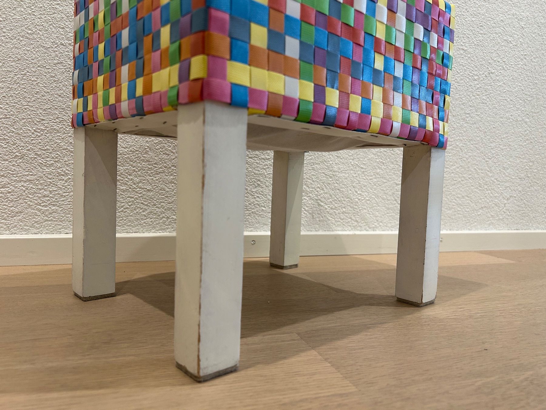 Tabourets: Bunter Hocker oder Nachttisch mit Webmuster – D'occasion à Zürich par Sommerfrau01 3