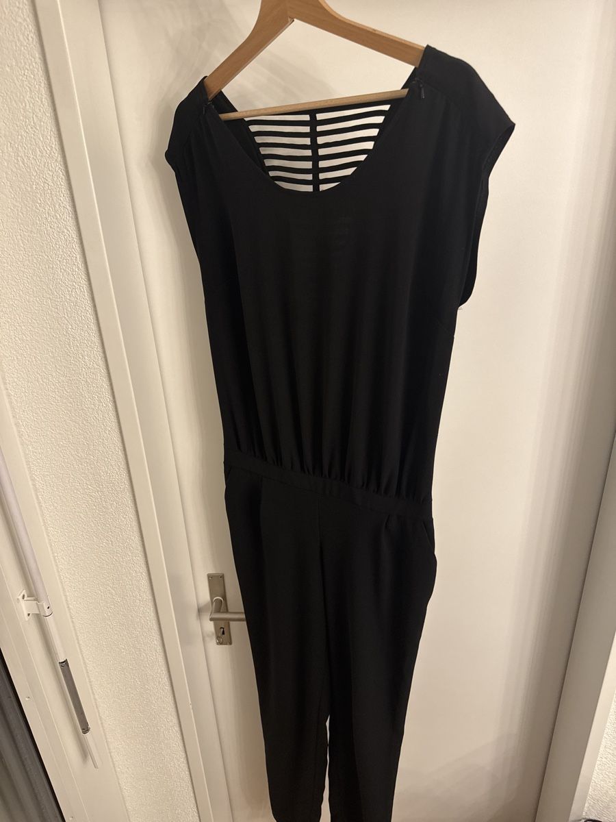 Promod Tute: Schwarzer Promod Jumpsuit – Usato da Zürich venduto da Rae0850 1