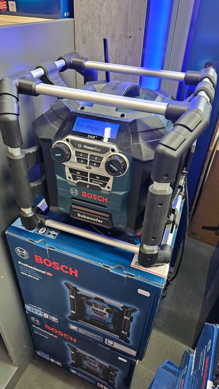 Bosch Radio: DAB+ Baustellenradio von Bosch GPB 18V-5 SC – Nuovo e nell'imballaggio originale da Koppigen venduto da Bracher_Mail-House