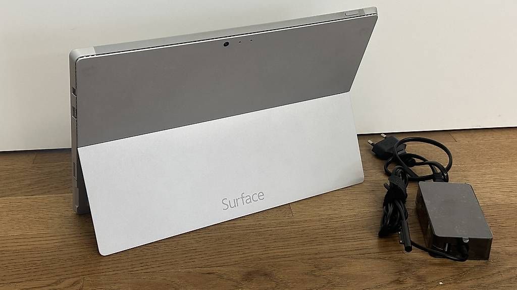 Microsoft Notebook: Surface i5, 8GB, 250SSD, Win11P, neue Tastaut – Usato da Neuenkirch venduto da Bitsa 3