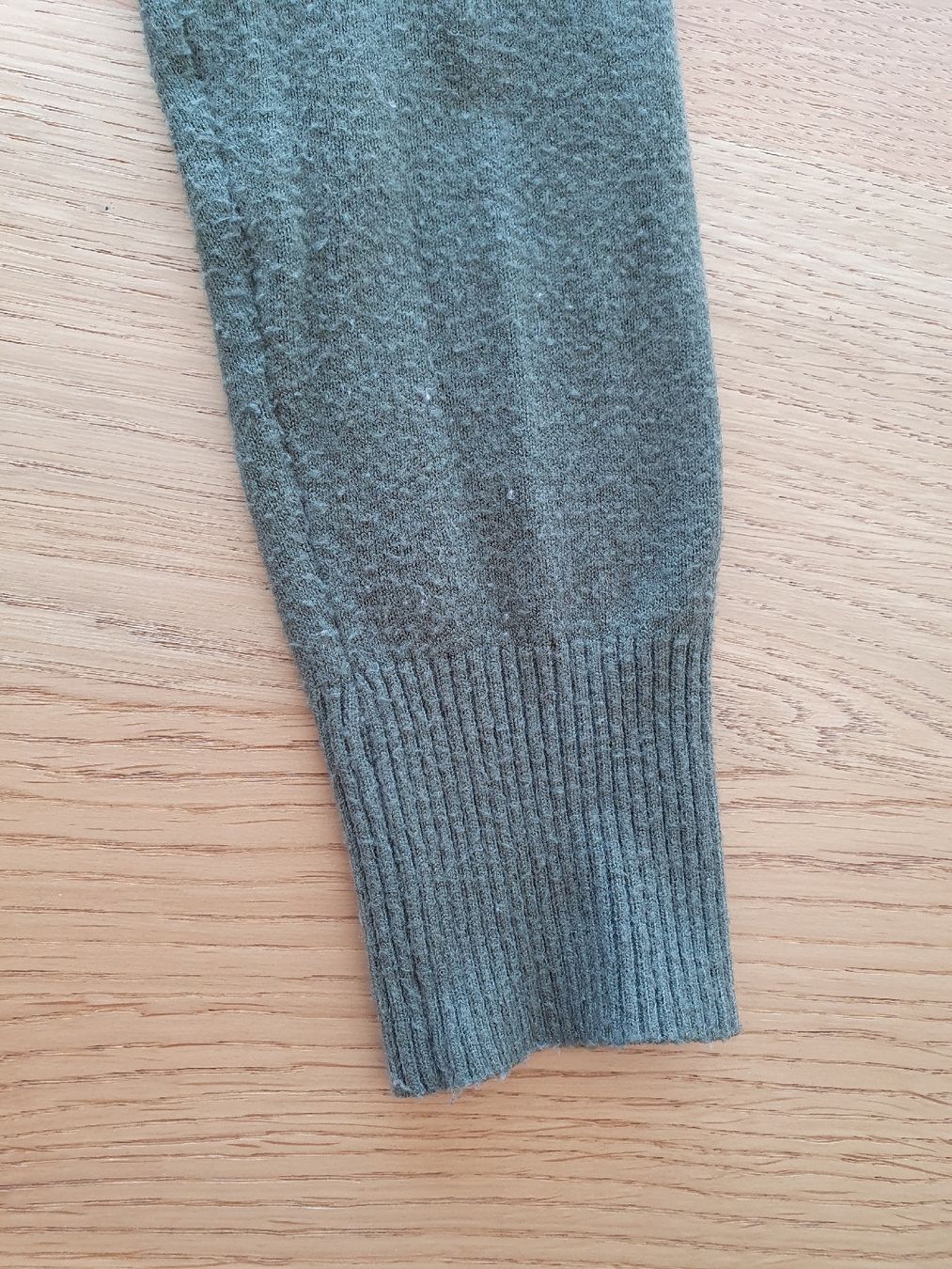 Pulls & Sweat-shirts: Pullover, Olivgrün, Gr. S – D'occasion à Moosseedorf par Sonnenschein.. 3