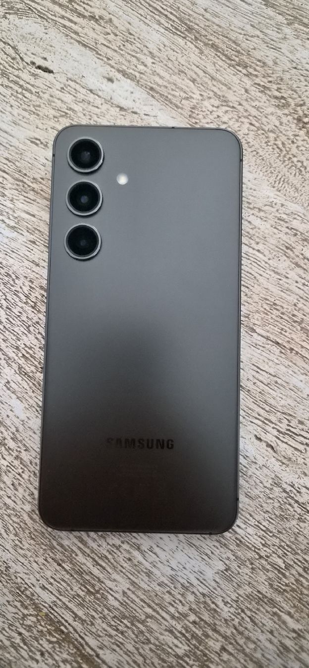 Samsung Telefoni cellulari / Smartphones: Samsung Galaxy S24 256 GB – Usato da Horgen venduto da Drehmoment1 1
