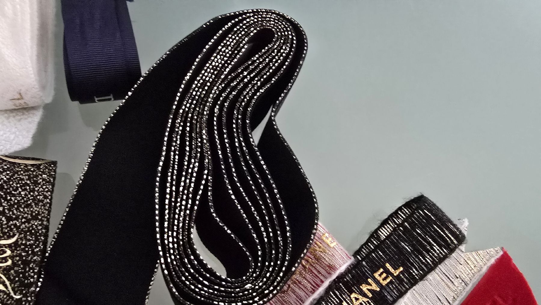 Dekobänder: Diverse Bänder Chanel Dior etc – Gebraucht aus wallisellen von funkelsternchen5 5