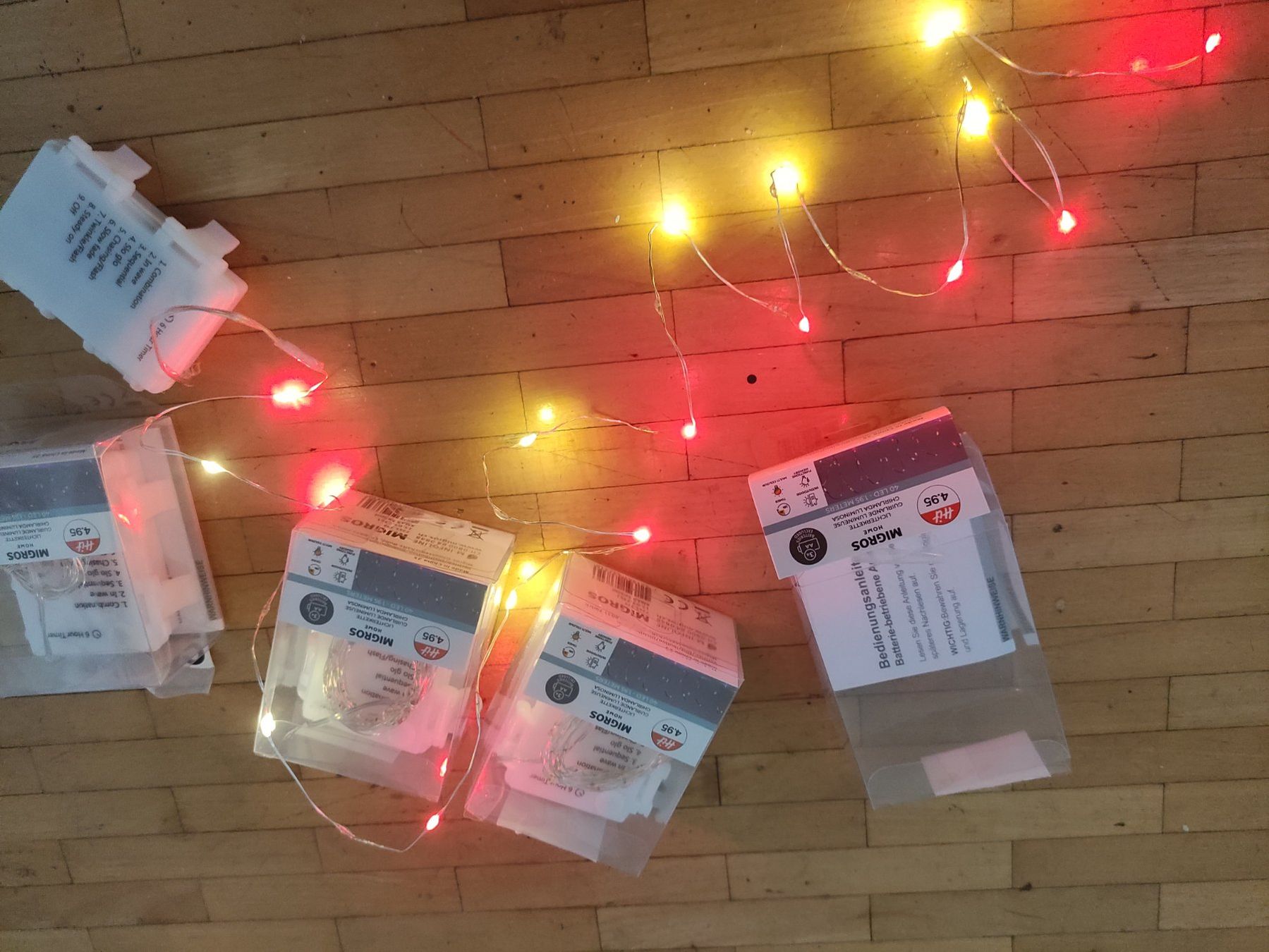 Ghirlande e barre luminose: Neu 4 pack Lichterketten – Nuovo e nell'imballaggio originale da Dagmersellen venduto da L.Ga. 2