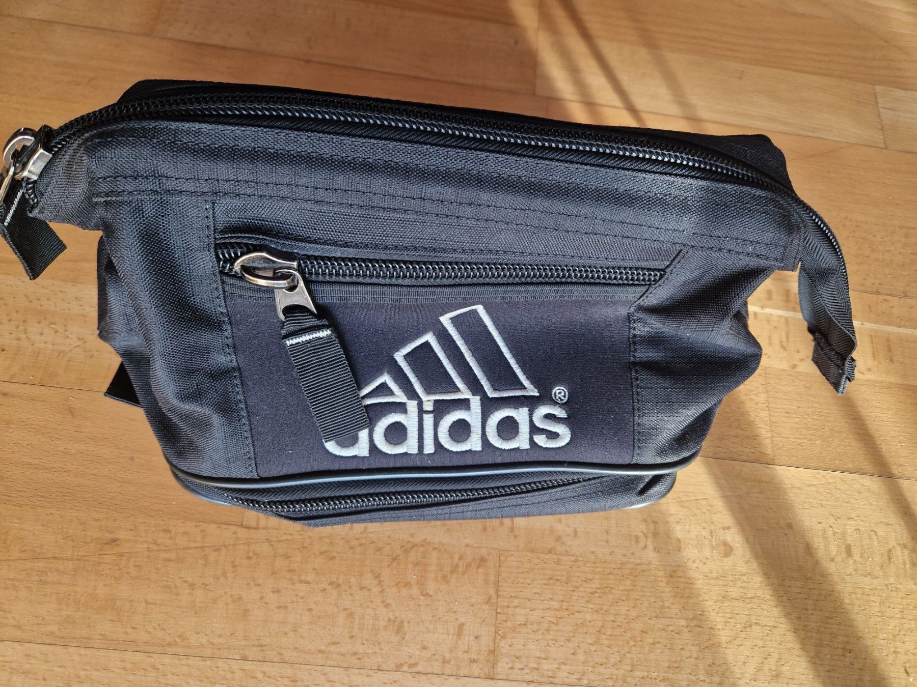 Custodie per cosmetici: Toilettentasche Adidas  original Schwarz – Usato da Münsingen venduto da Geeskile