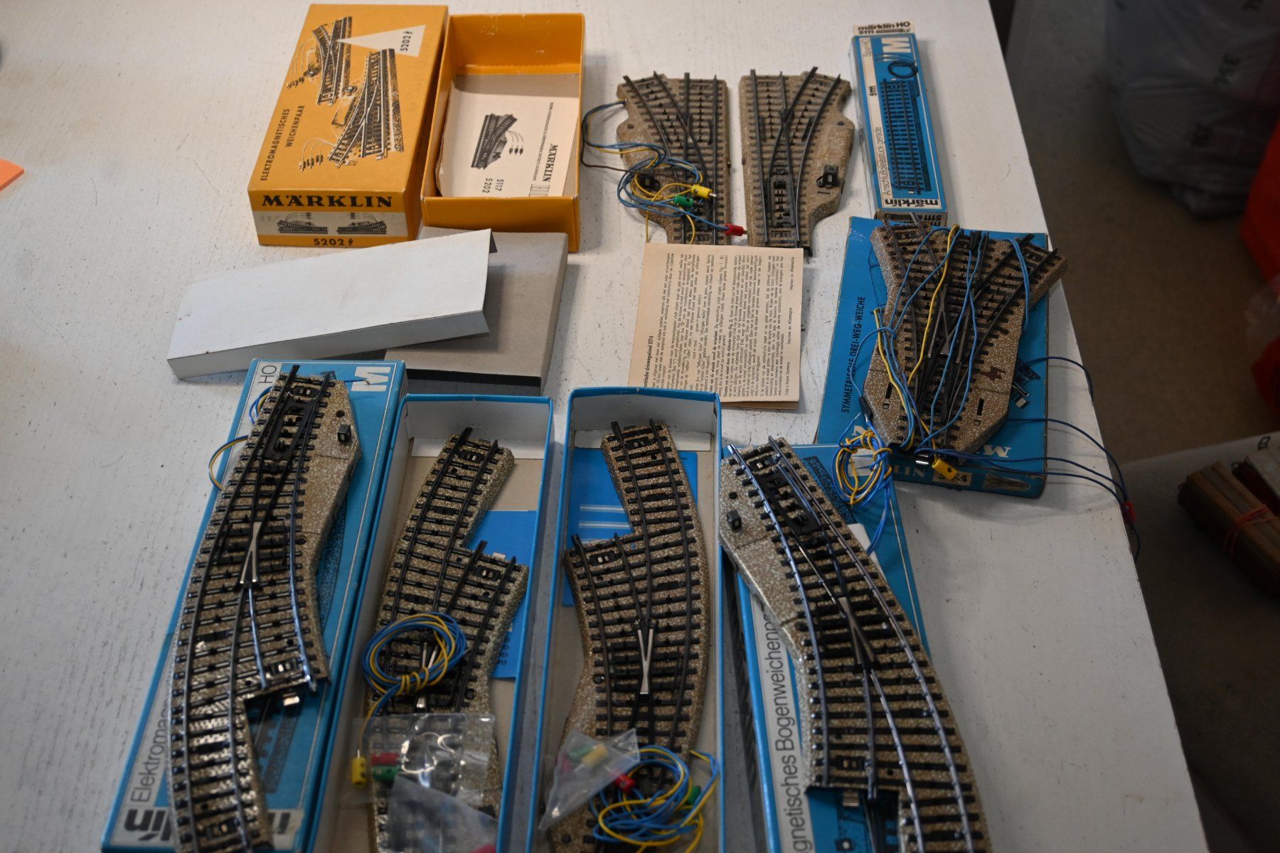 Märklin Modellini di ferrovie: Märklin M Weichen HO/AC mit OVP – Usato da Laupen ZH venduto da Zmoewe