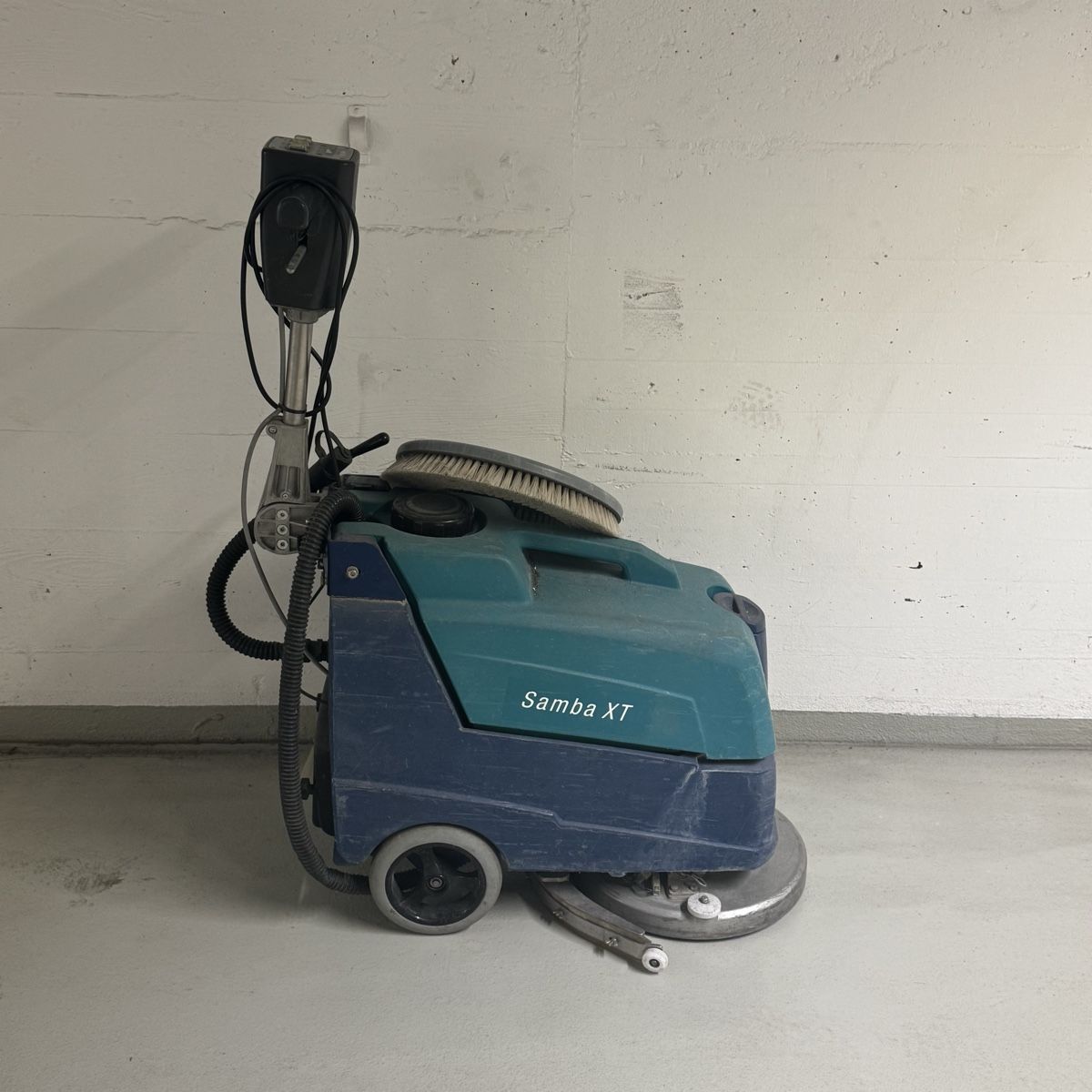 Wetrok Alle Maschinen: Bodenreinigungsmaschine Samba XT  – Gebraucht aus Luzern von Deox26 2