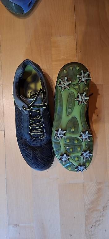 Scarpe da donna: Chaussures de golf femme 39  – Usato da La Tine venduto da chrystang 1