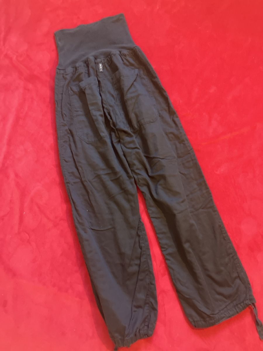 Pantaloni: Deha Freizeithose schwarz mit hohem Bund Grösse M – Usato da Muralto venduto da jac_hkz5 4