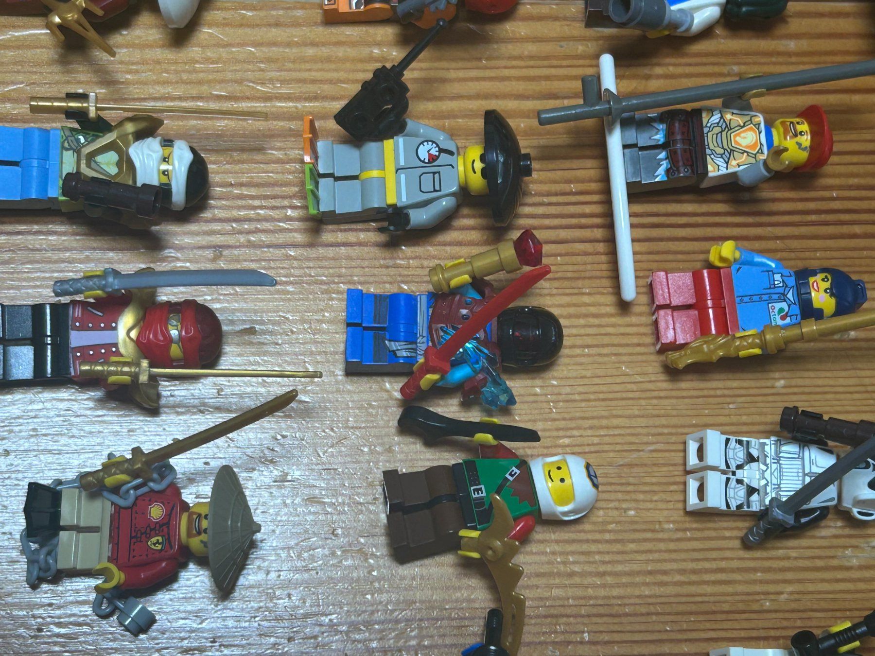Lego Giocattoli: 36 verschiedene Lego Personen – Usato da Volketswil venduto da Daniel68ernst 5