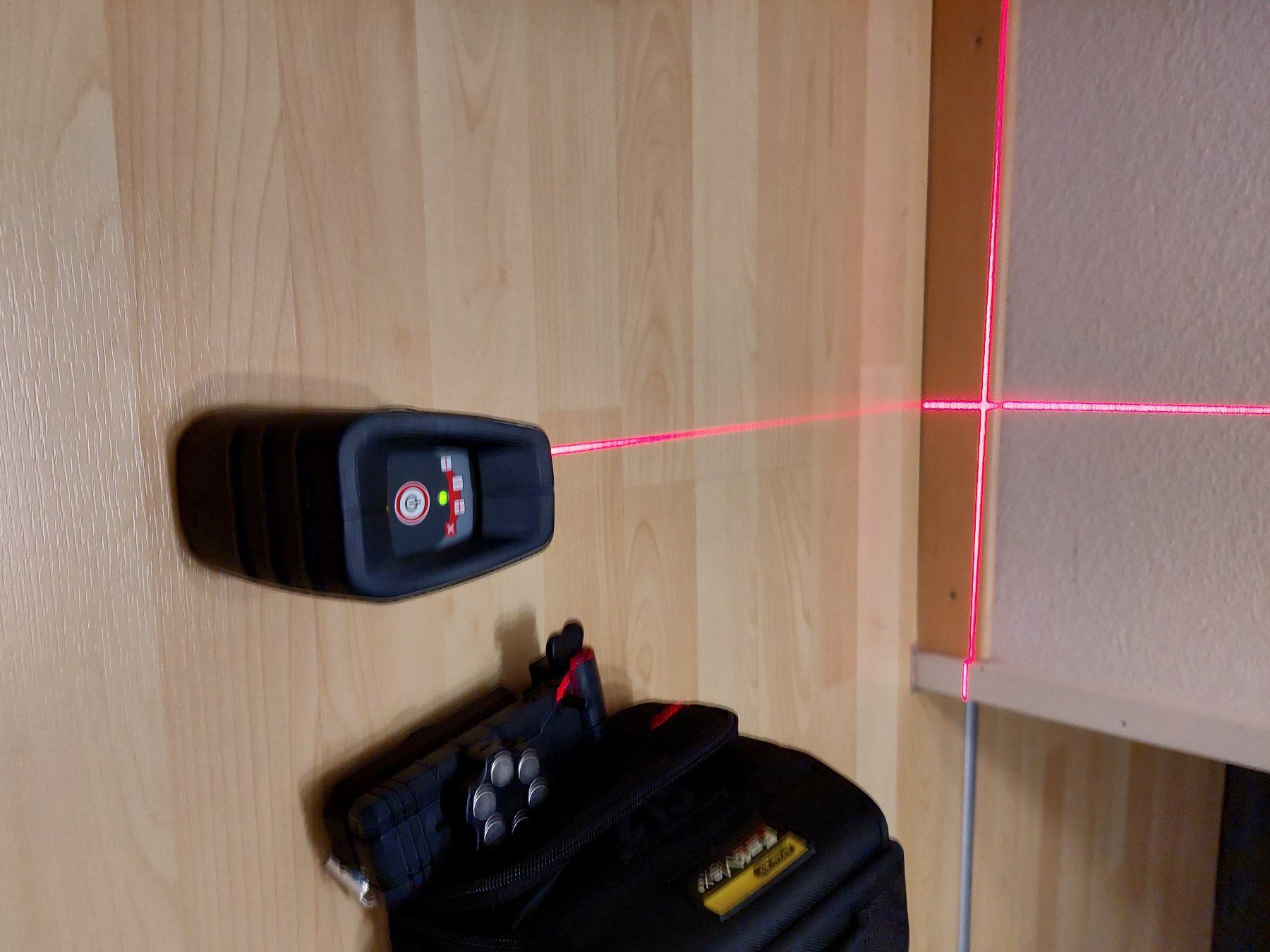 Stanley Messen: Stanley FatMax 77-153 CL2 Self-Leveling Cross Line Laser – Neu und originalverpackt aus Regensdorf von Zem003 3