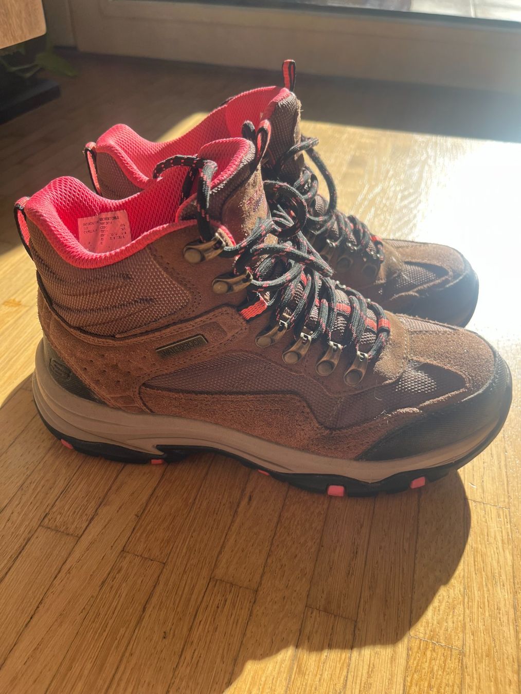 Skechers Damenschuhe: Skechers Wasserdichte Wanderschuhe – Gebraucht aus Zürich von Marghensy 1