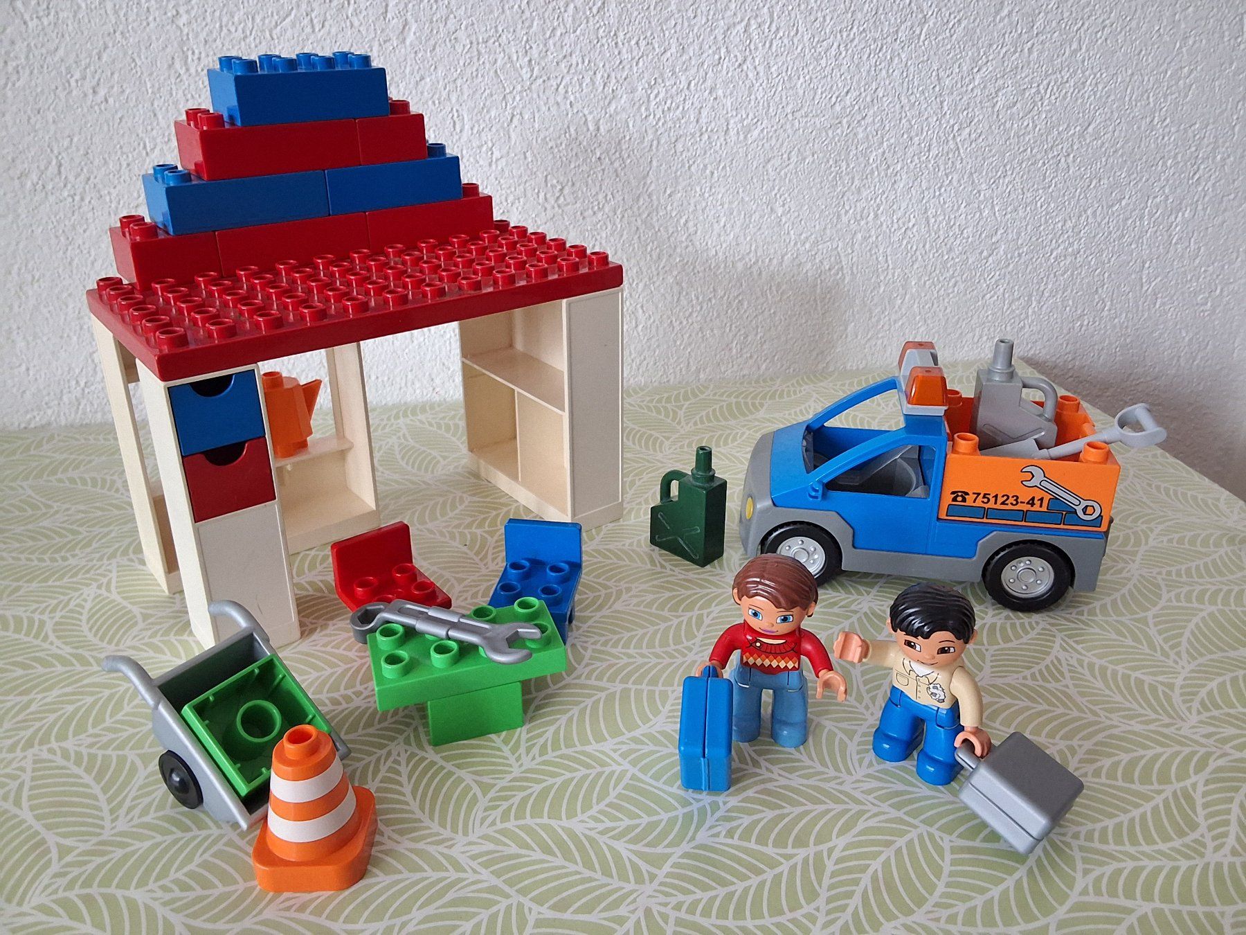 Lego Giocattoli: Lego Duplo ein Mann / Frau Garage – Usato da Liebefeld venduto da moony4blue 2