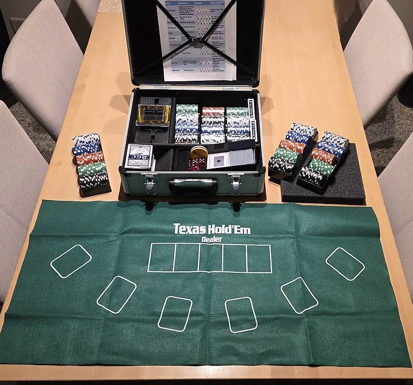 Spiele: Kombiniertes Poker/Blackjack Set 600 Chips – Gebraucht aus Niederglatt ZH von Sevenj4 2