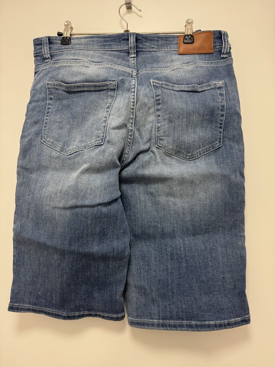 H&M Hosen: Hosen kurz H&M Grösse 42 – Gebraucht aus Haldenstein von nicB74 1