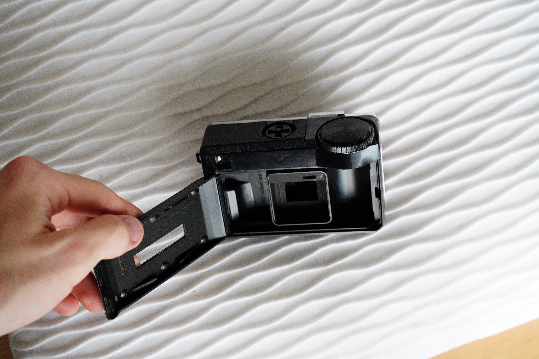 Kodak Fotocamera: Kodak Instamatic 233 – Difettoso da Dagmersellen venduto da sim_zqh8 2